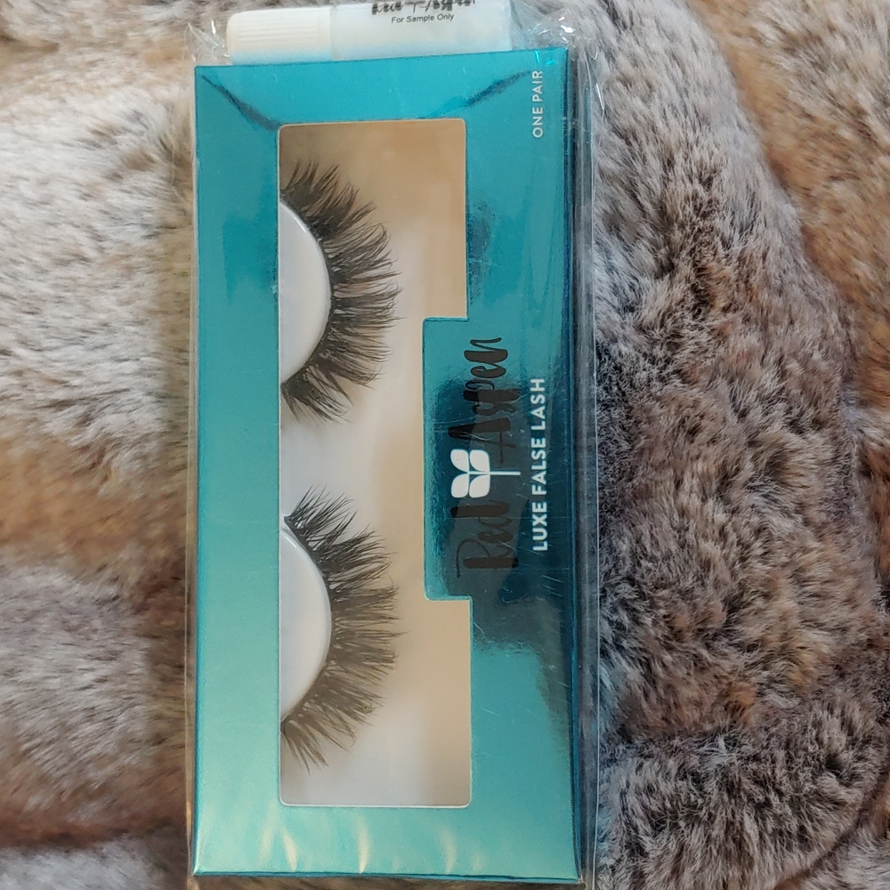 Red Aspen False Lash- Aquamarine